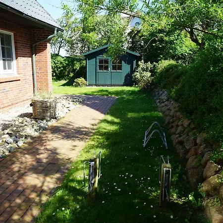아파트 In Morsum Mit Garten Und Terrasse *